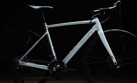 Less flex for excellent front-end control with its tapered head tube design
