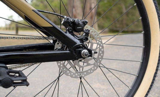 Excellent brake performance with Hydraulic Disc Brake